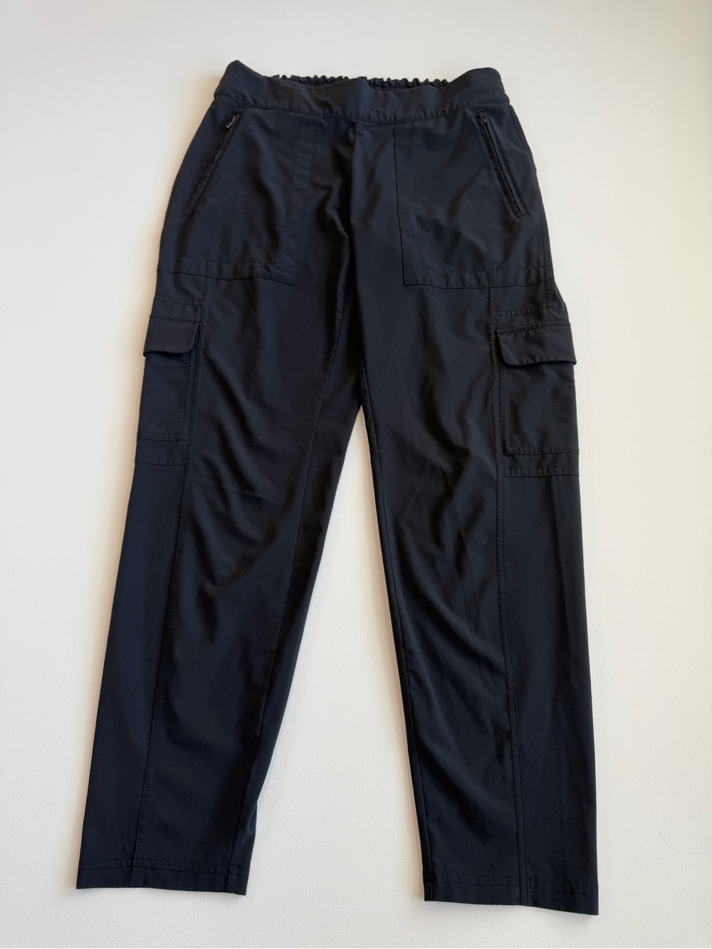 Athleta Chelsea Cargo Pants Black Size 8 Pull-On Lightweight Travel Work Casual
